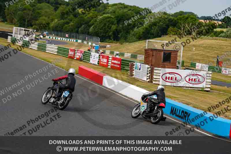 Vintage motorcycle club;eventdigitalimages;mallory park;mallory park trackday photographs;no limits trackdays;peter wileman photography;trackday digital images;trackday photos;vmcc festival 1000 bikes photographs